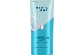 POND’S Hydra Light hyaluronic acid hydrating gel facewash hydrate and glow 100g
